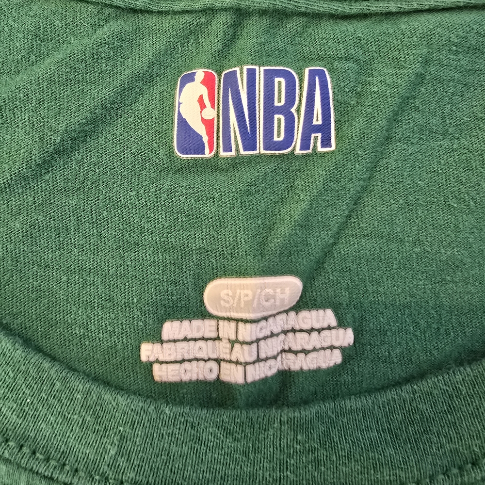 NBA Boston Celtics Green Tee Basketball Size Small TD Garden - Picture 2 of 3
